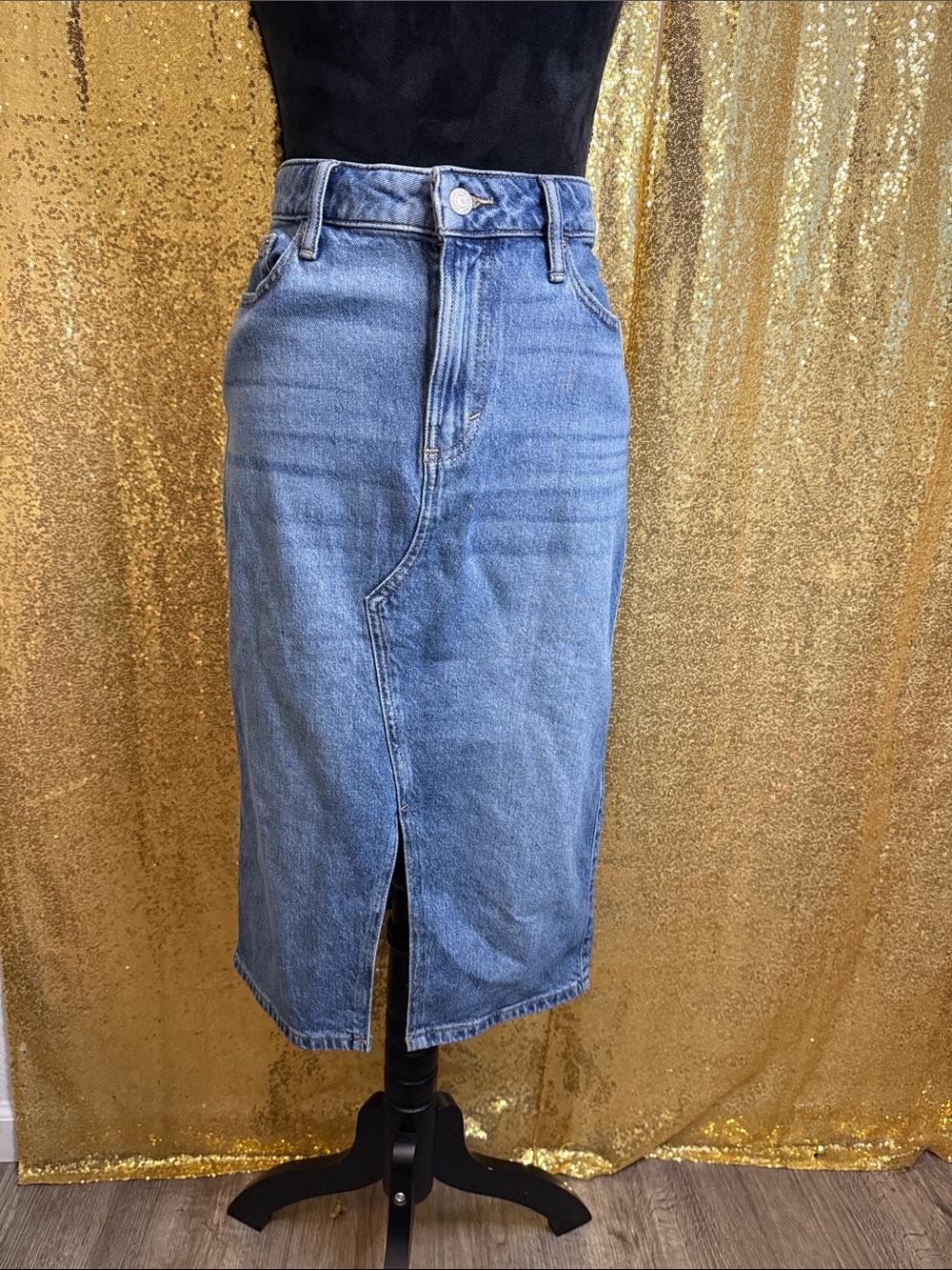 Lucky Brand Light Blue Denim Jeans with Tan Leather Logo Patch